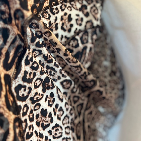 Leopard Print Women's Robe - Picture 2 of 8